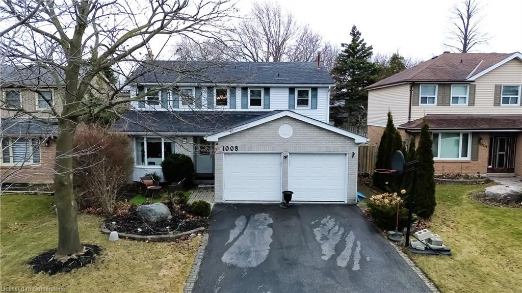1008 Moorlands Crescent