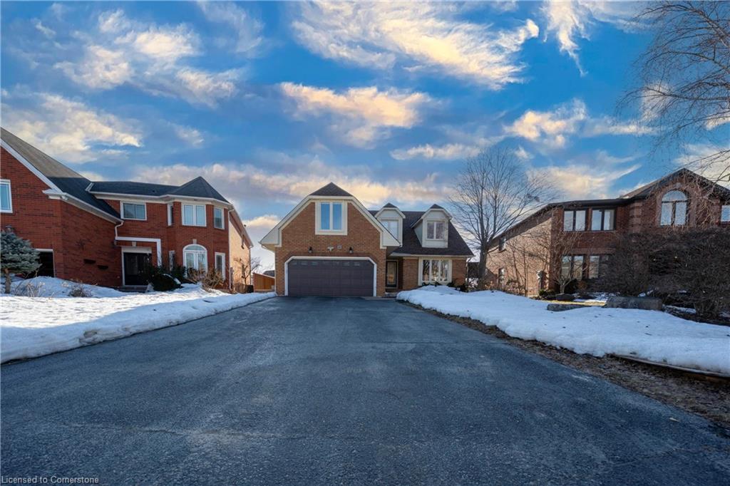 18 Falcon Court Property Photo