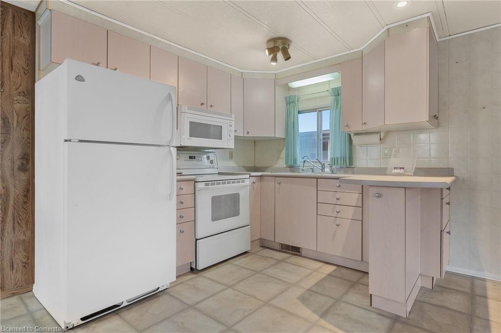 32-43969 Highway 3 Property Photo 9