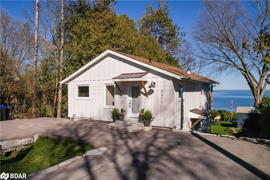 2371 Lakeshore Road E Property Photo