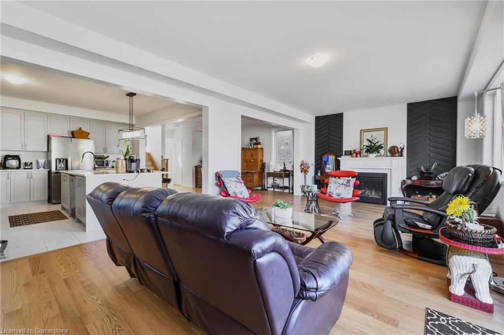 1403 Upper Thames Drive Property Photo 14