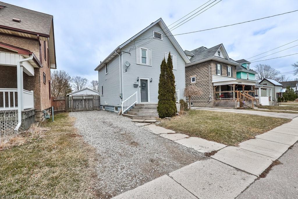 127 Park Avenue E Property Photo