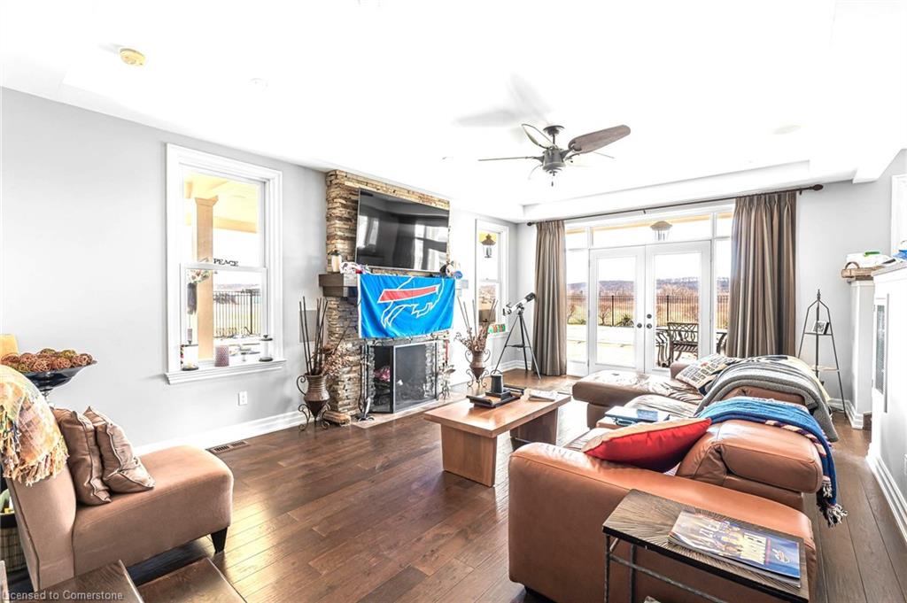 915 Queenston Road Property Photo 13