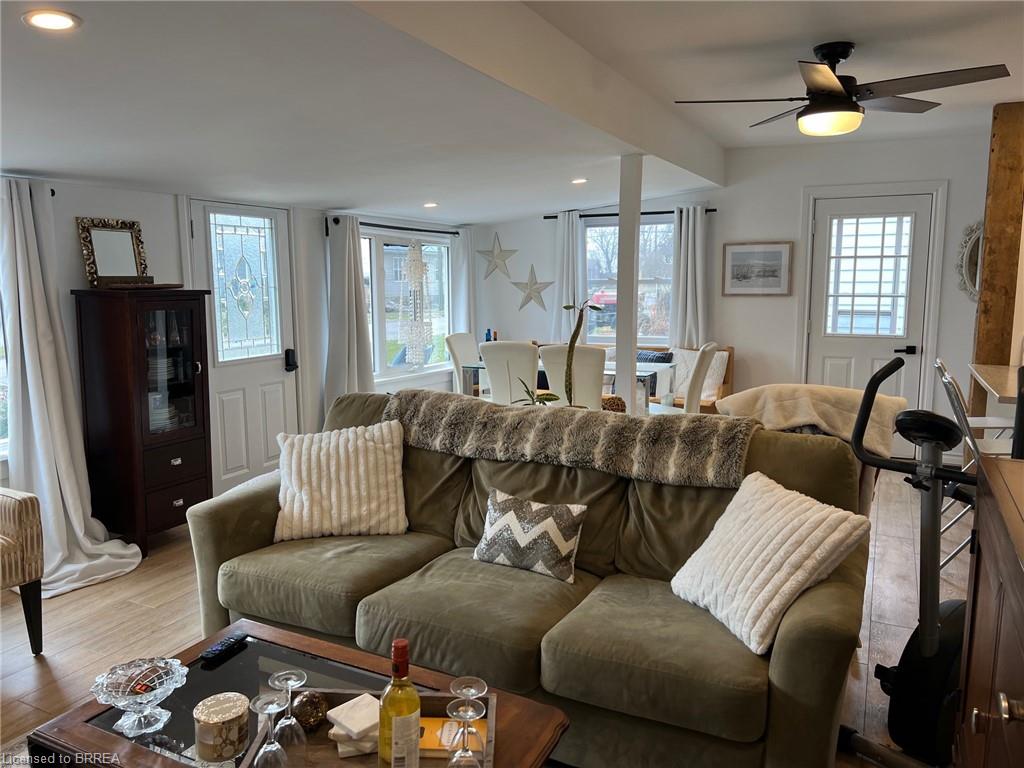 3185 Lindley Street Property Photo 6