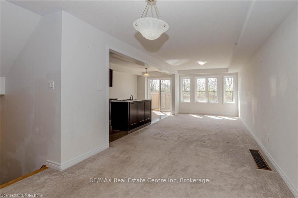 9-570 Linden Drive Property Photo 6