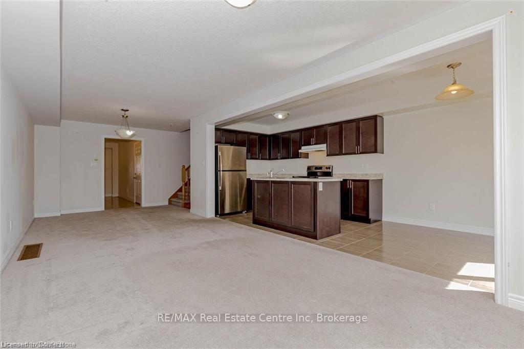 9-570 Linden Drive Property Photo 7