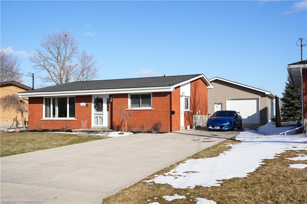 424 Maple Avenue N Property Photo
