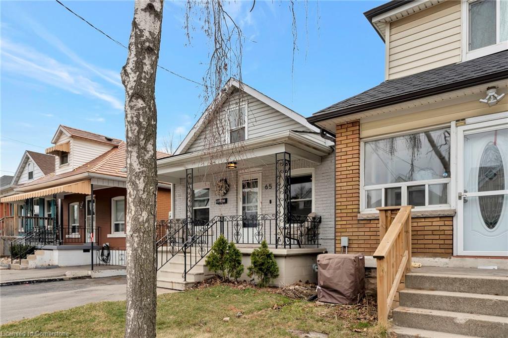 65 Connaught Avenue N Property Photo 2