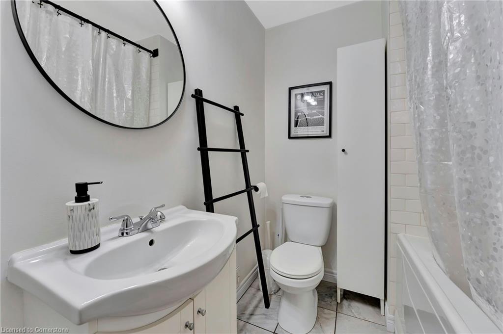 65 Connaught Avenue N Property Photo 11