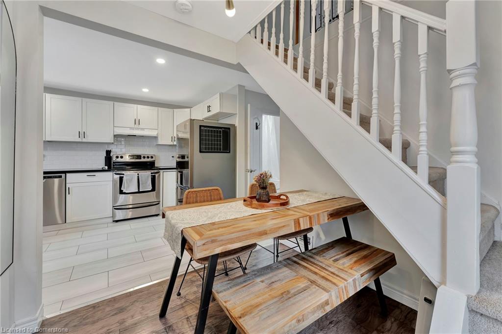 65 Connaught Avenue N Property Photo 13
