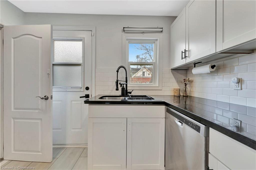 65 Connaught Avenue N Property Photo 16