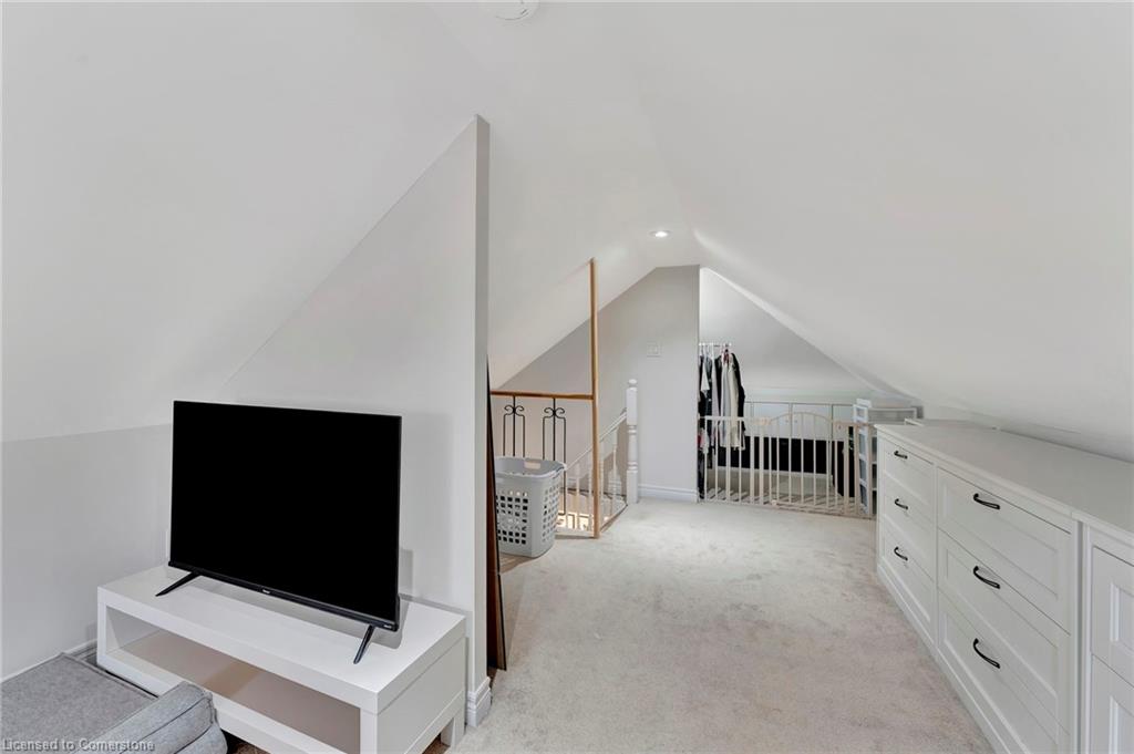 65 Connaught Avenue N Property Photo 21