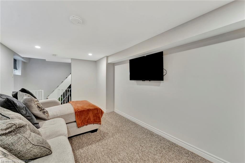 65 Connaught Avenue N Property Photo 26