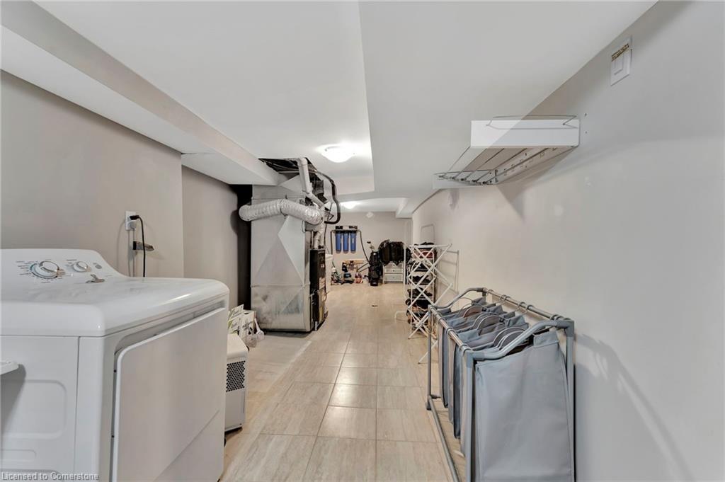 65 Connaught Avenue N Property Photo 28