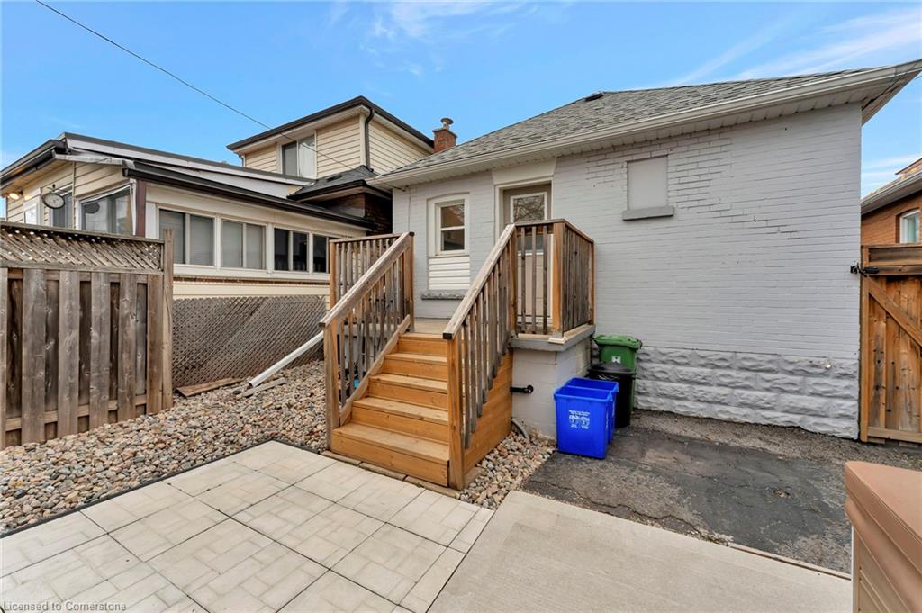 65 Connaught Avenue N Property Photo 34