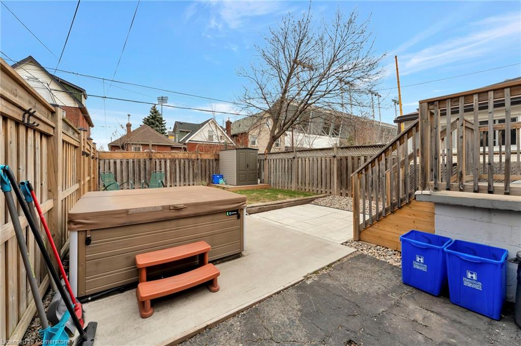 65 Connaught Avenue N Property Photo 38