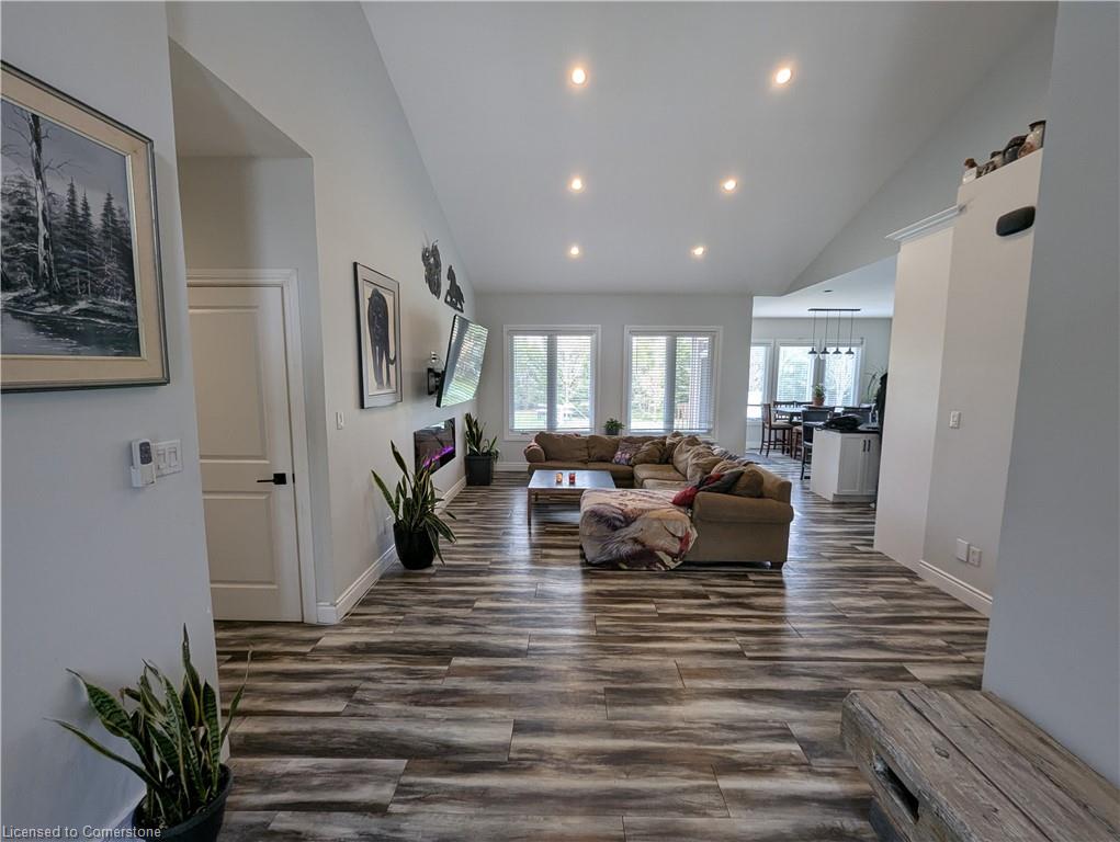 38812 Vienna Street Property Photo 2