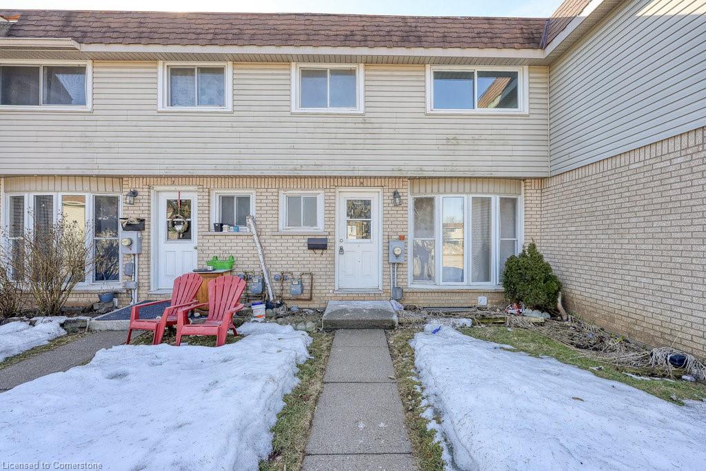 8-75 Springbank Avenue N Property Photo 3