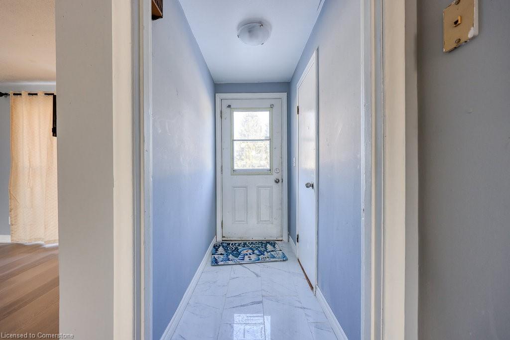 8-75 Springbank Avenue N Property Photo 4
