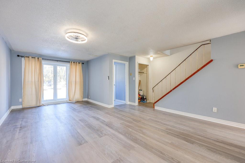 8-75 Springbank Avenue N Property Photo 6