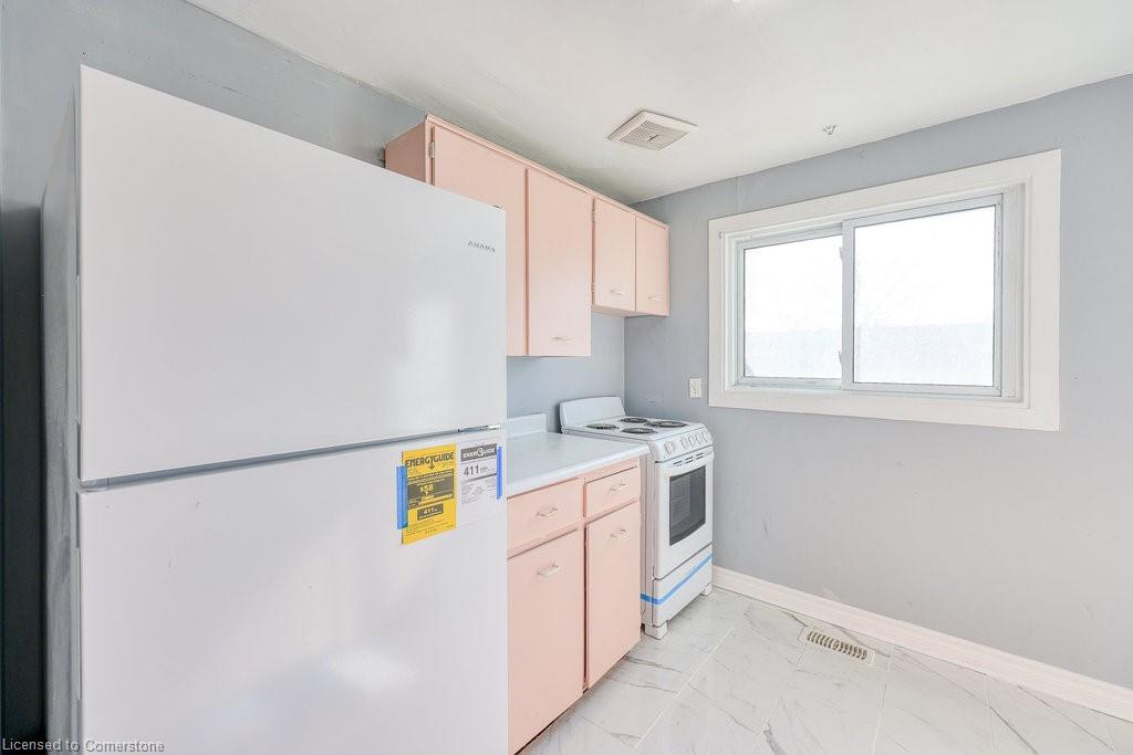 8-75 Springbank Avenue N Property Photo 13