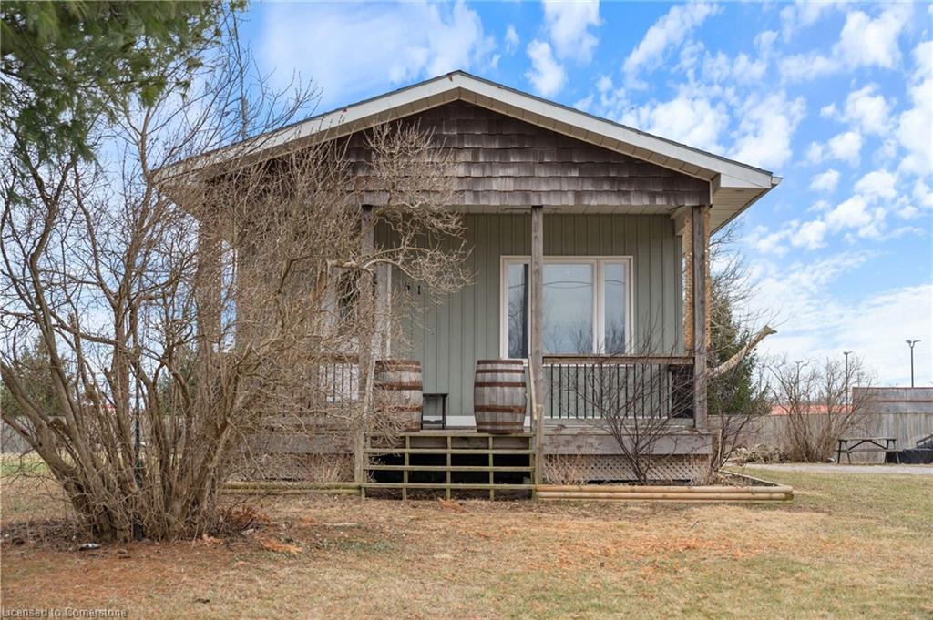 51 Echo Street E Property Photo