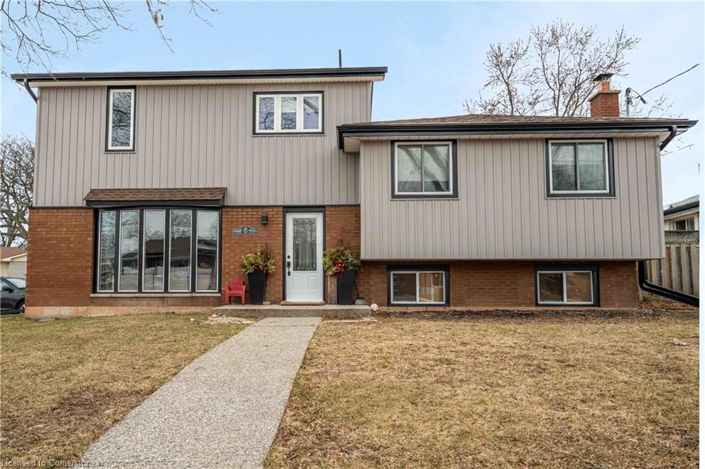 8 Banff Drive Property Photo 1