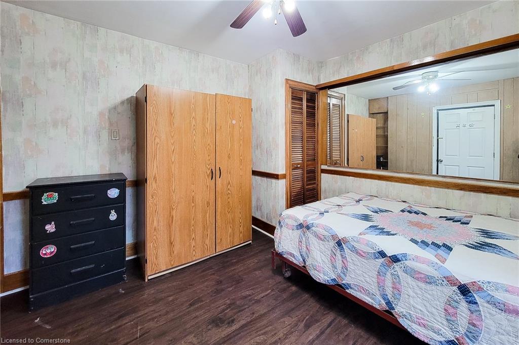 33 Norfolk Street S Property Photo 9
