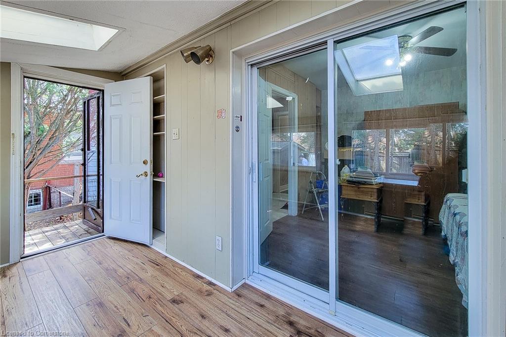 33 Norfolk Street S Property Photo 10