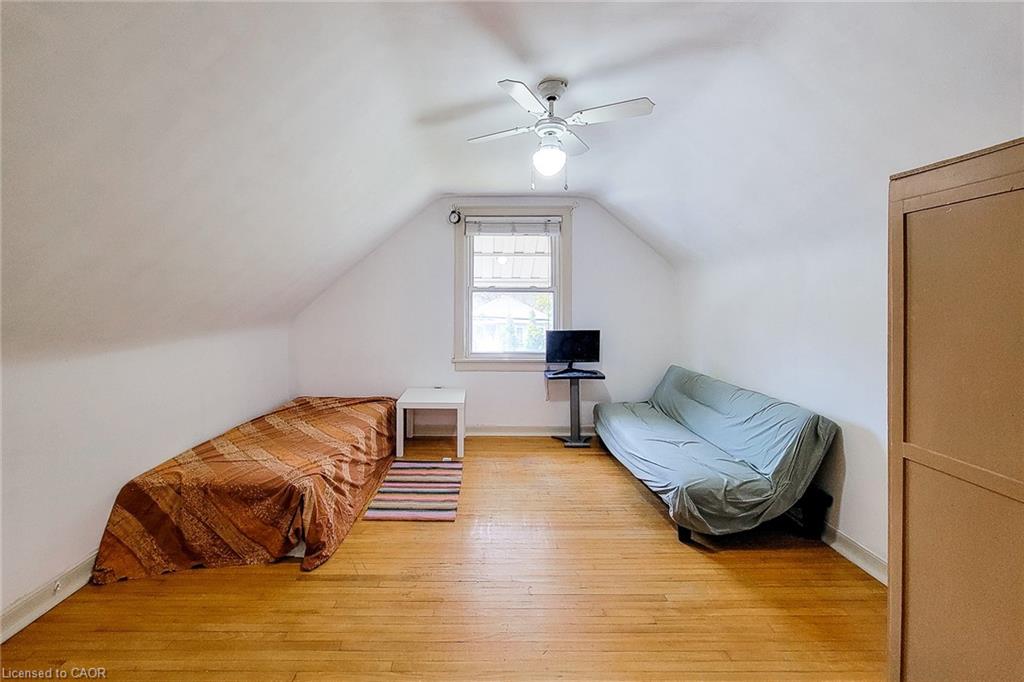 33 Norfolk Street S Property Photo 14