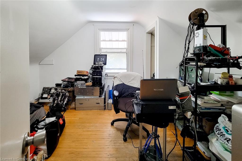 33 Norfolk Street S Property Photo 15