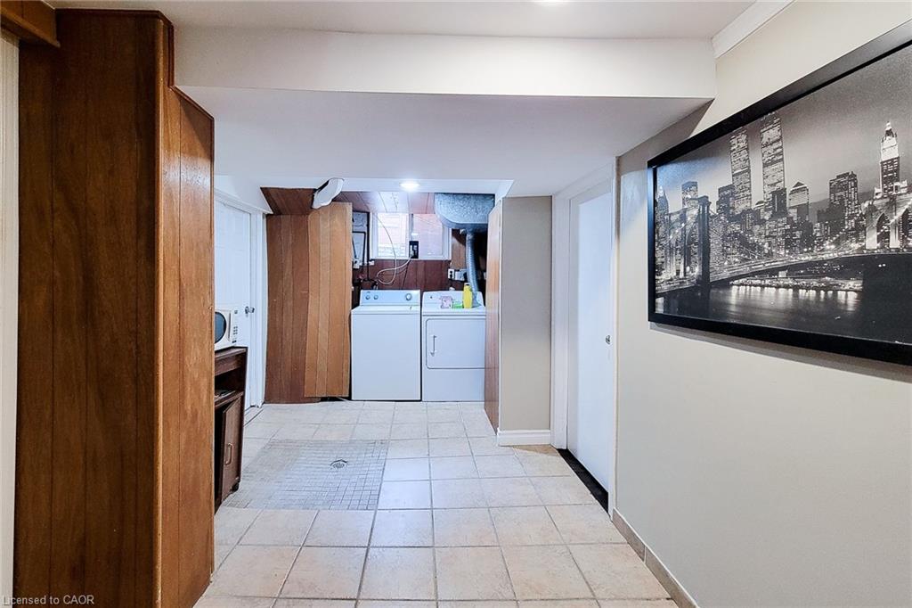 33 Norfolk Street S Property Photo 18