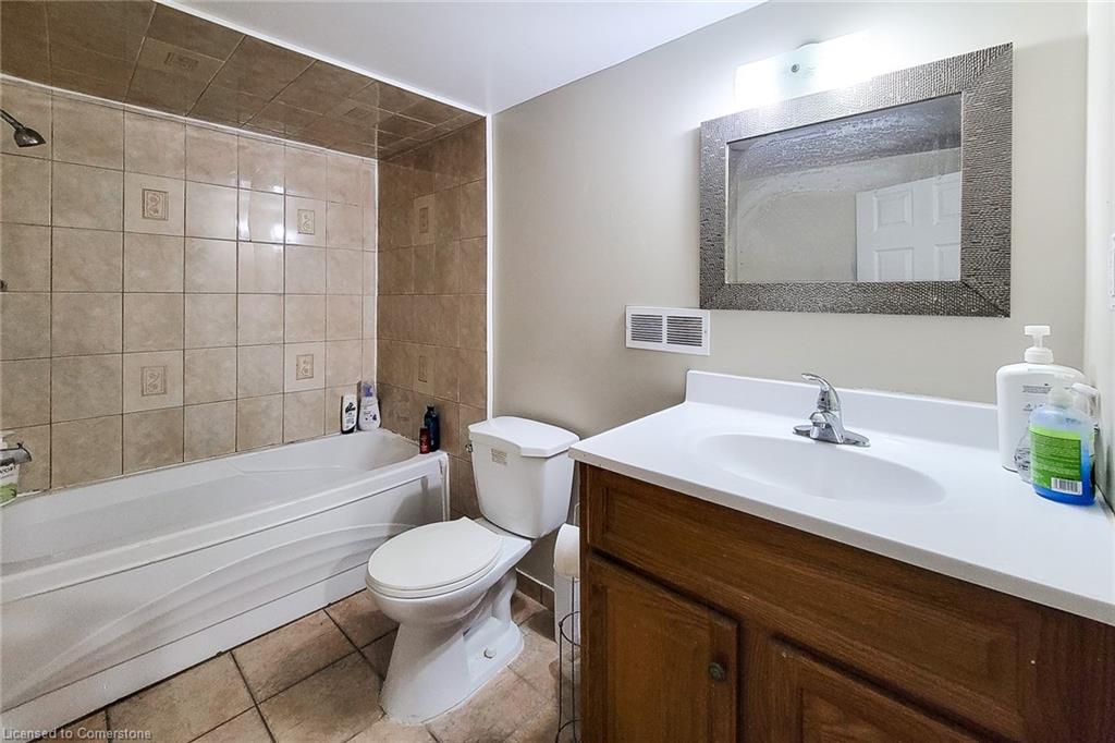 33 Norfolk Street S Property Photo 19