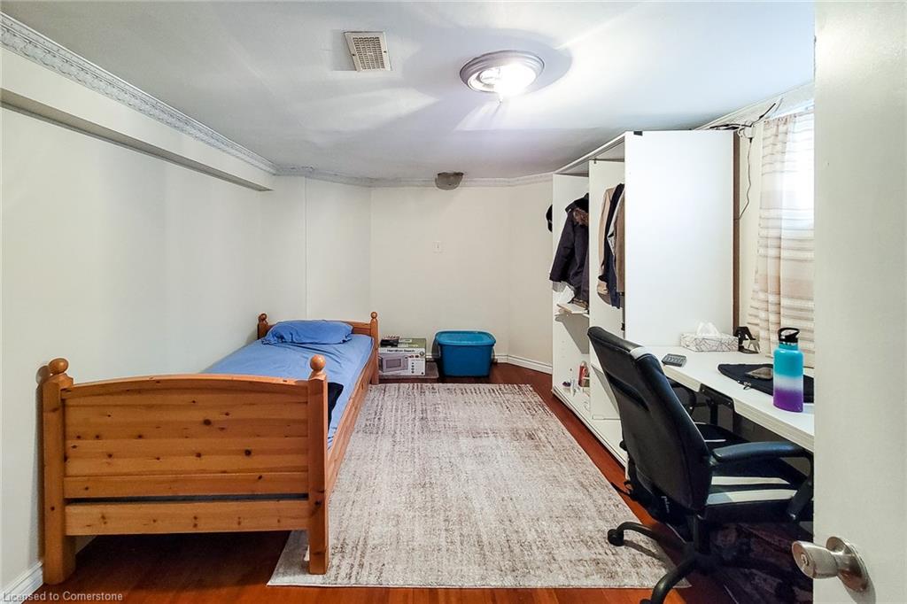 33 Norfolk Street S Property Photo 22