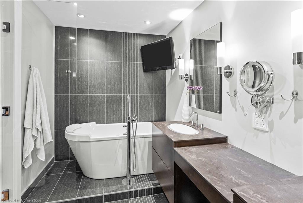 3-3230 New Street Property Photo 19