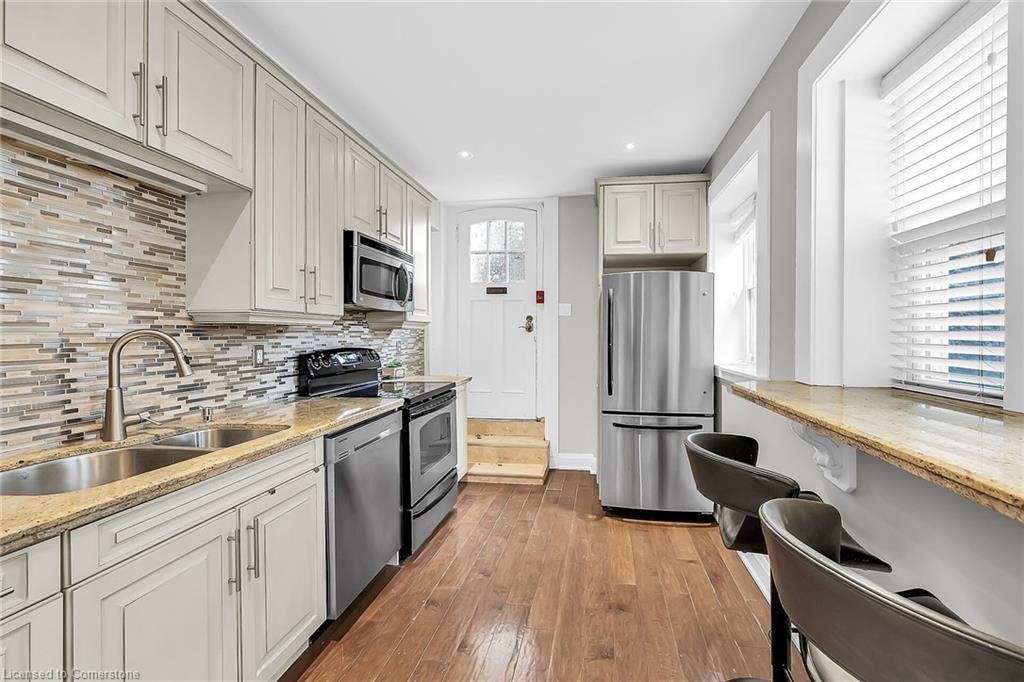 86 Herkimer Street Property Photo 16