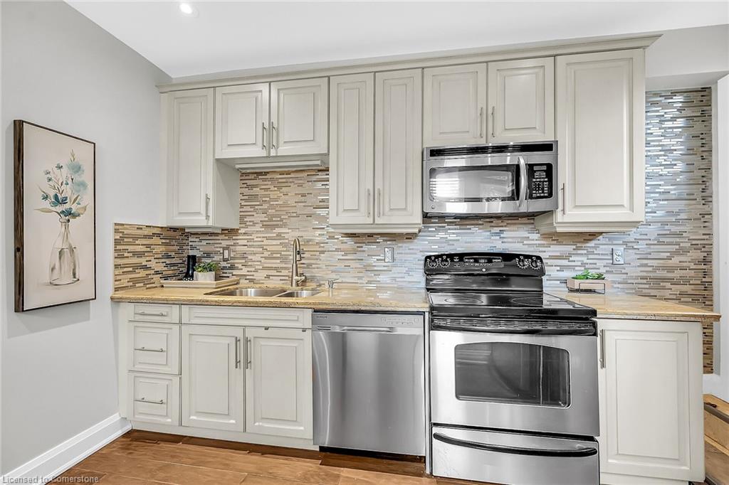 86 Herkimer Street Property Photo 17