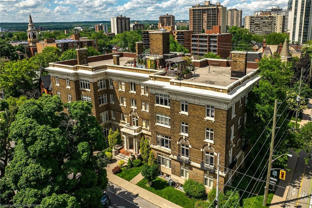 86 Herkimer Street Property Photo 41