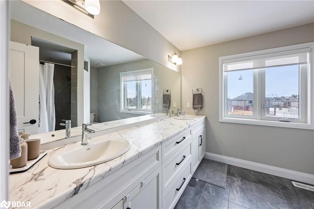 1 Grundy Crescent Property Photo 11