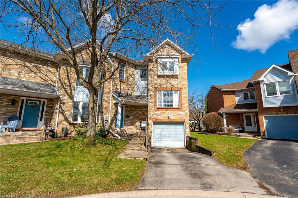 14 Hunters Court Property Photo