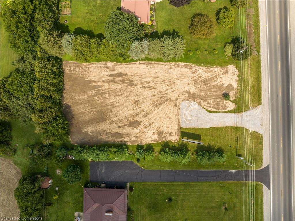 1042 Norfolk Street N Property Photo 8