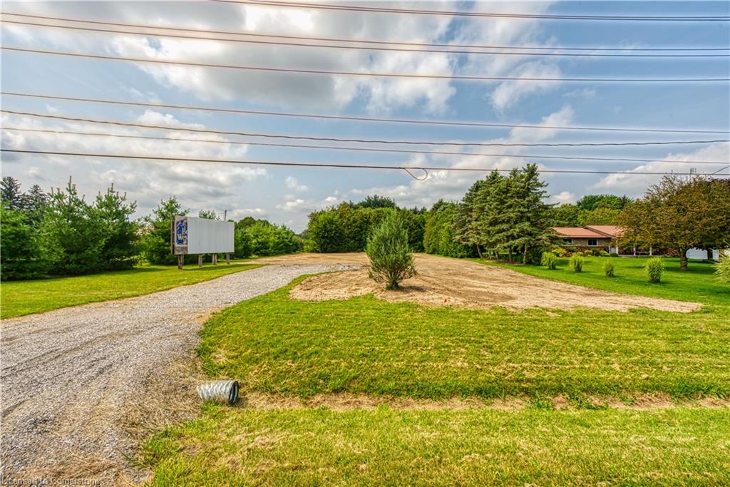 1042 Norfolk Street N Property Photo 17