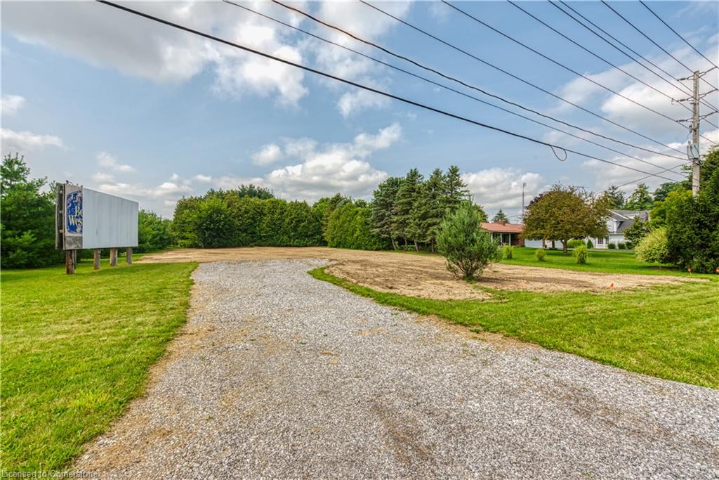 1042 Norfolk Street N Property Photo 18