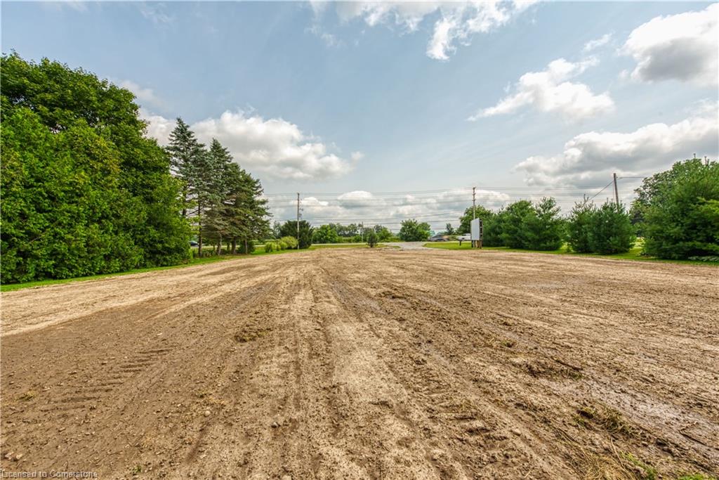 1042 Norfolk Street N Property Photo 21