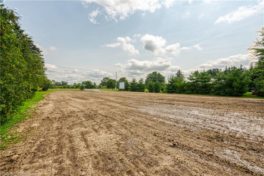 1042 Norfolk Street N Property Photo 22
