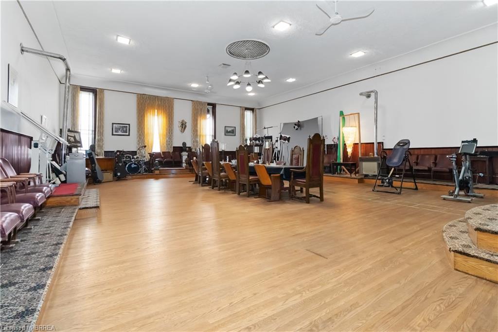 18 Robinson Street Property Photo 2