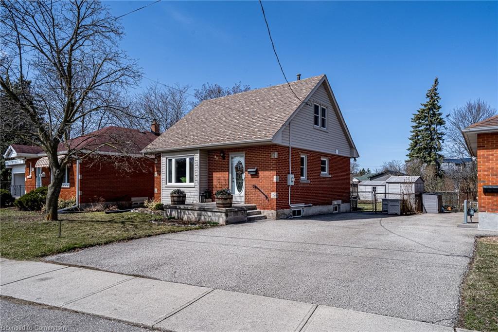 Bellview Public School Real Estate Listings Main Image