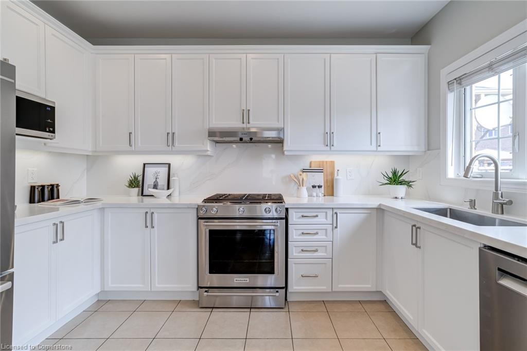 148 Bayhampton Drive Property Photo 15