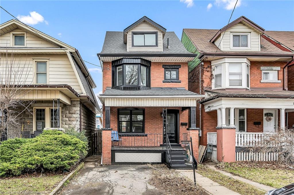 117 Rosslyn Avenue N Property Photo