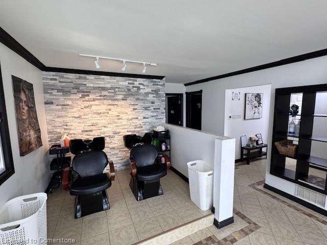 800 Upper Wentworth Street Property Photo 3